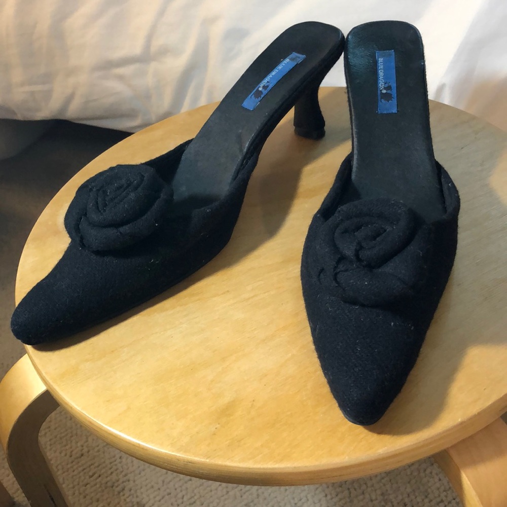 Blue Dragon black felt heels